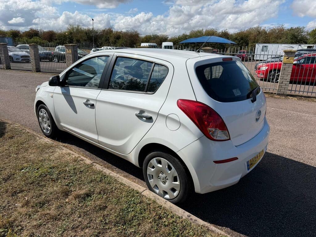Hyundai I20 1.2 Classic Euro 5 White #4