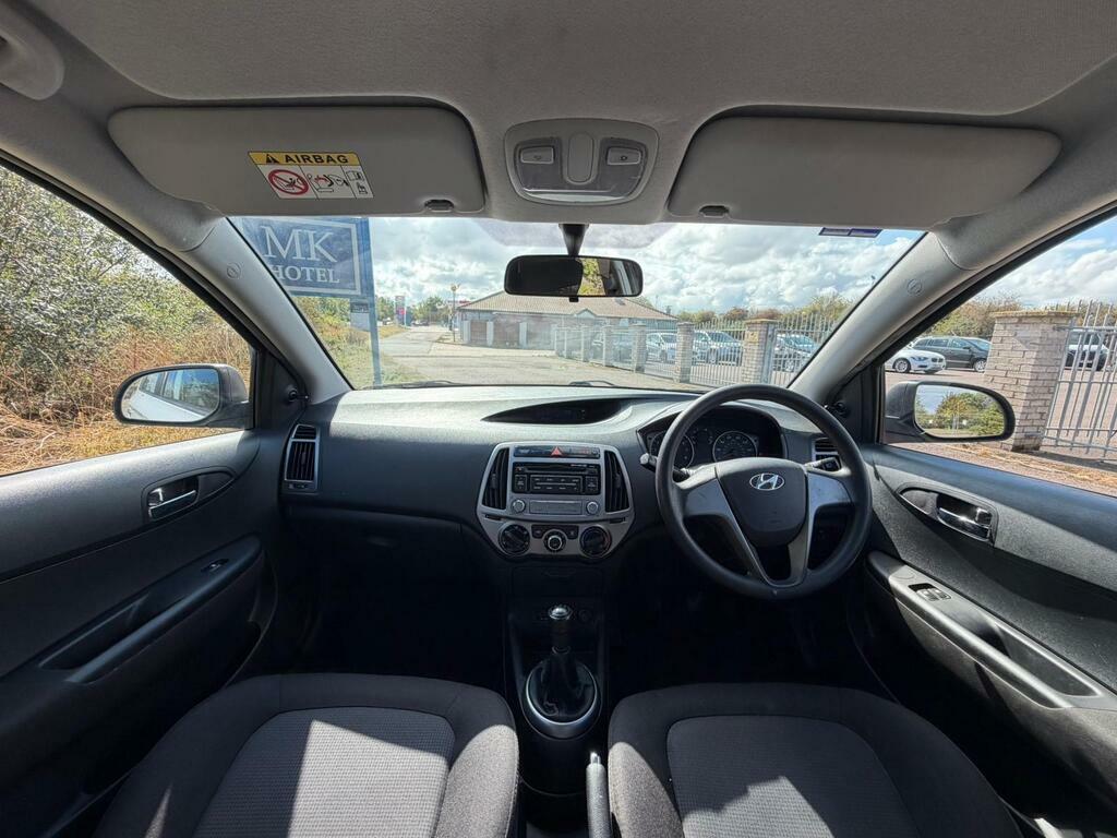 Hyundai I20 Active Red #9