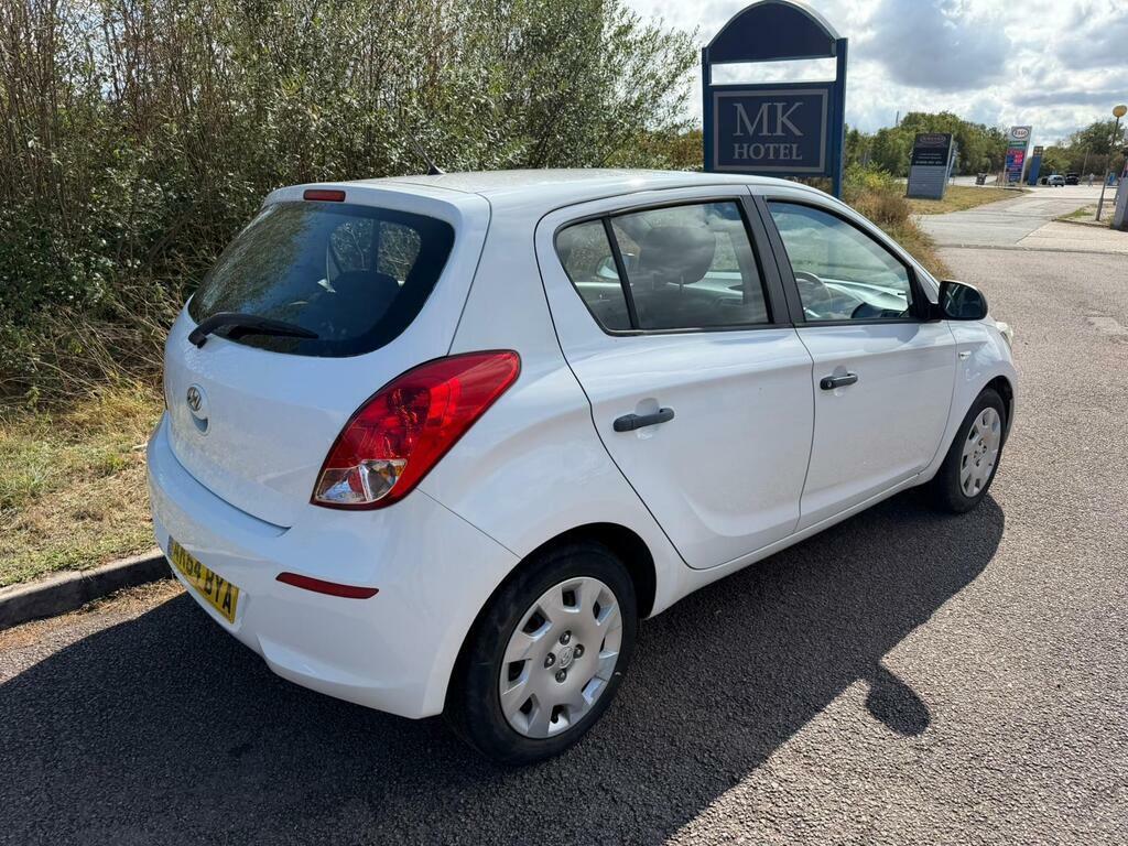Hyundai I20 Active Red #7