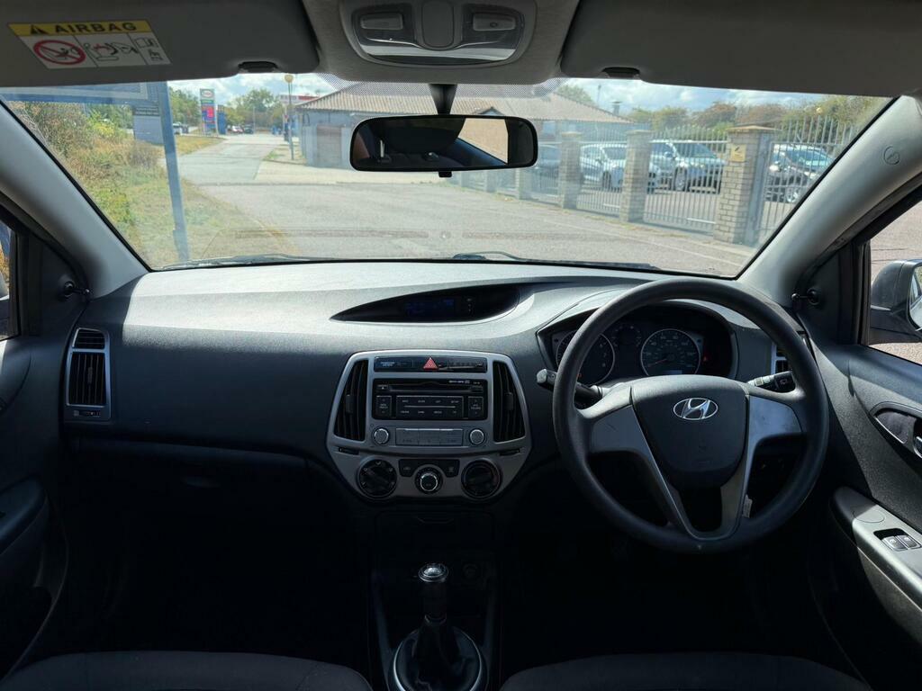 Hyundai I20 Active Red #10