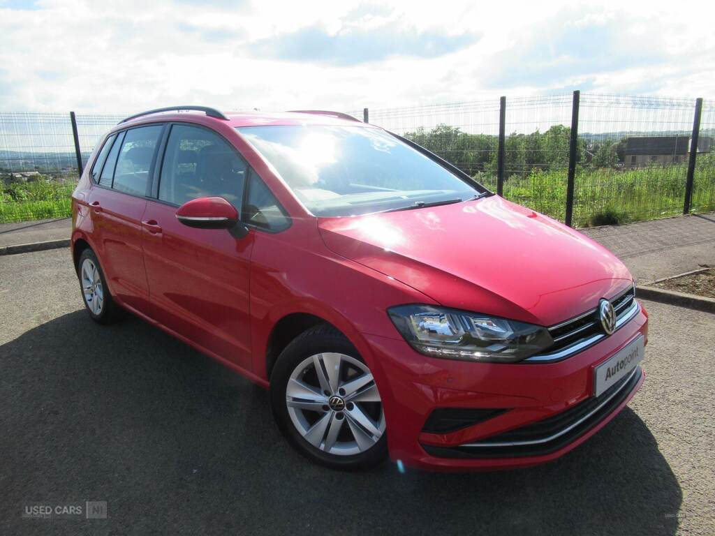 Volkswagen Golf SV 1.0 Tsi 110 Se Red #2