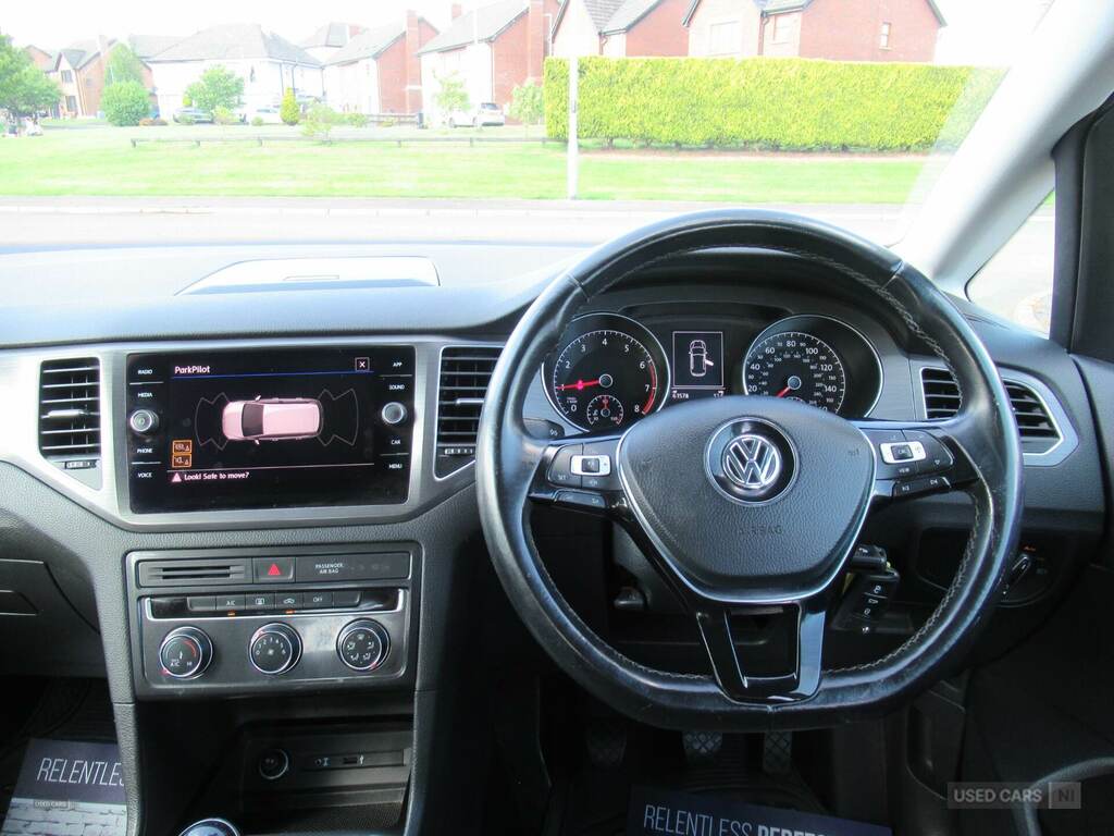 Volkswagen Golf SV 1.0 Tsi 110 Se Red #5