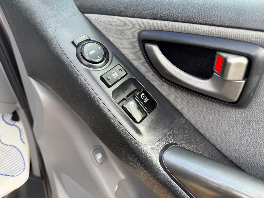 Hyundai I800 Mpv Silver #29