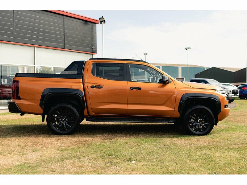 Mitsubishi L200 Barbarian Orange #4