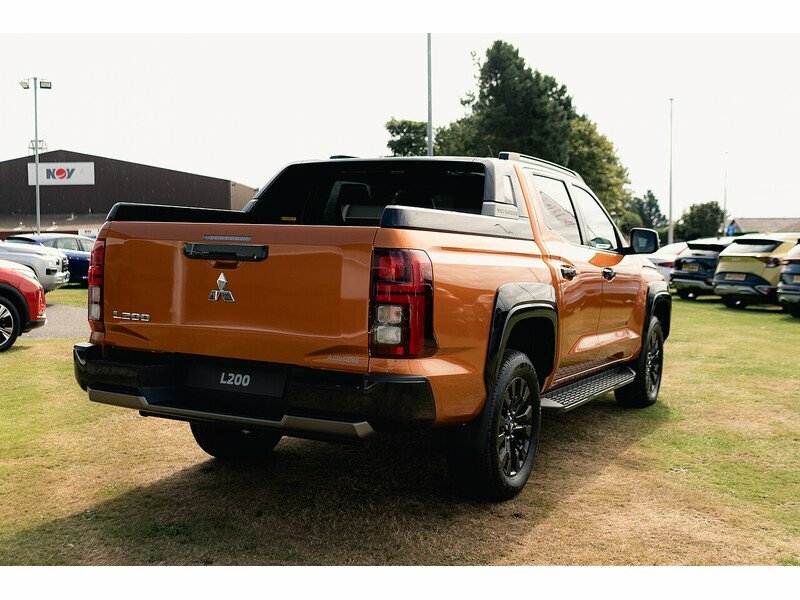 Mitsubishi L200 Barbarian Orange #5