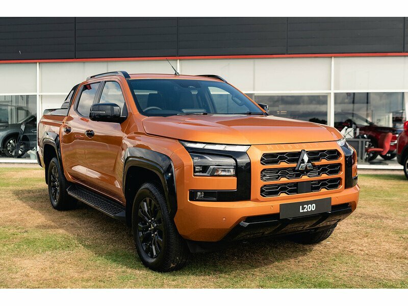 Mitsubishi L200 Barbarian Orange