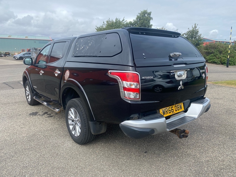 Mitsubishi L200 Di-d Dc Barbarian - 2016 66 WR66OBW Black #3