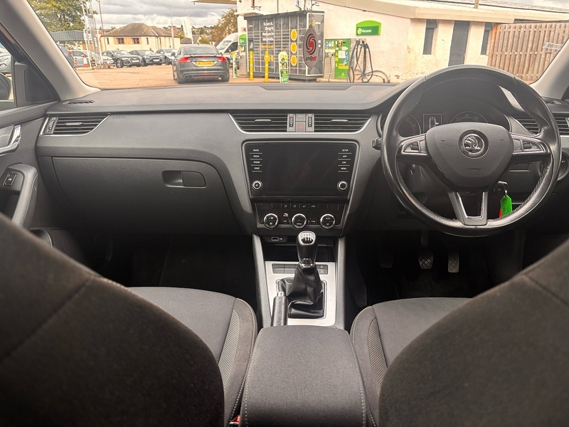 Skoda Octavia Hatchback White #39