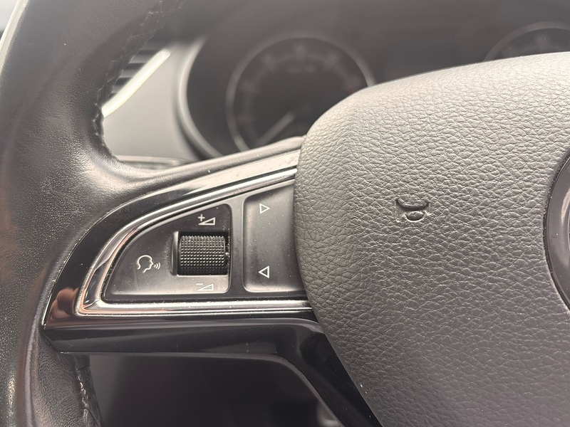 Skoda Octavia Hatchback White #29