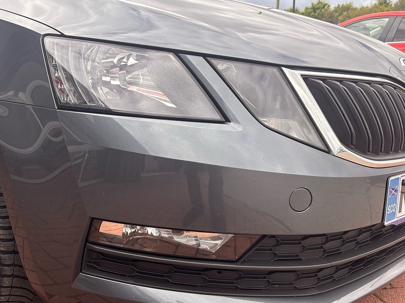 Skoda Octavia Hatchback White #12