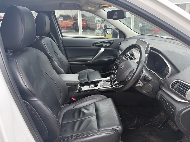 Mitsubishi Eclipse Cross T Black White #2