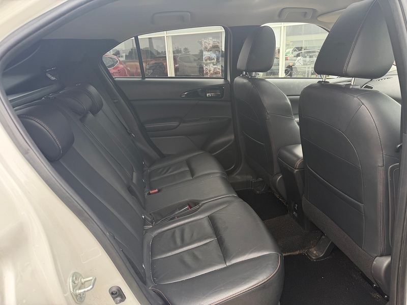 Mitsubishi Eclipse Cross Eclipse Cross Dynamic 4X2 White #14