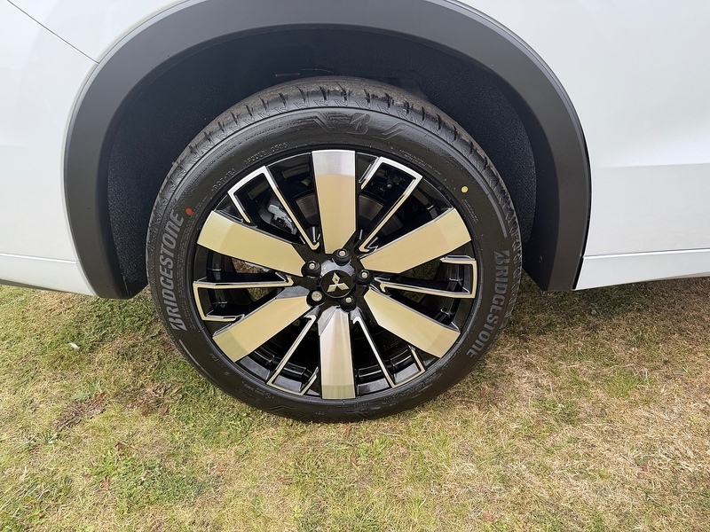 Mitsubishi Outlander Suv Grey #13