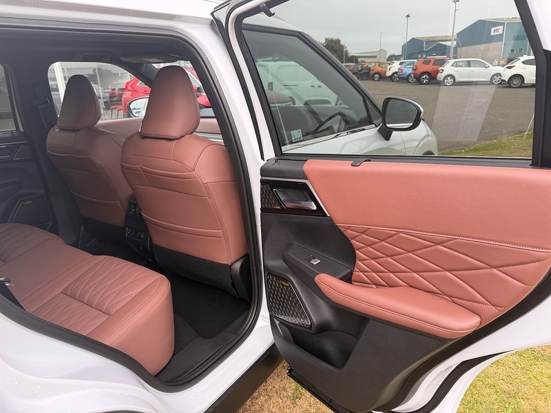 Mitsubishi Outlander Suv Grey #30