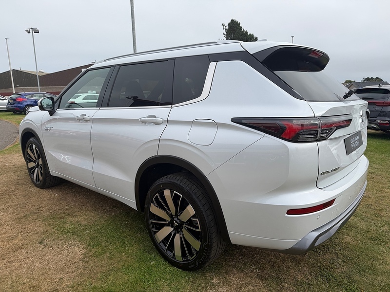Mitsubishi Outlander Diamond White #4