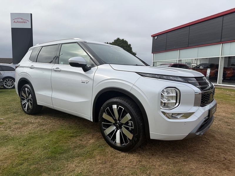 Mitsubishi Outlander Diamond White