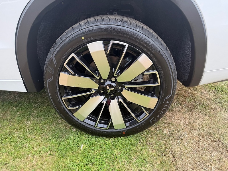 Mitsubishi Outlander Suv Grey #15