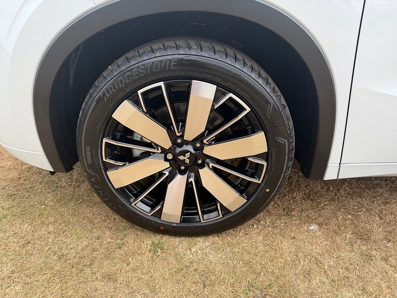 Mitsubishi Outlander Suv Grey #11
