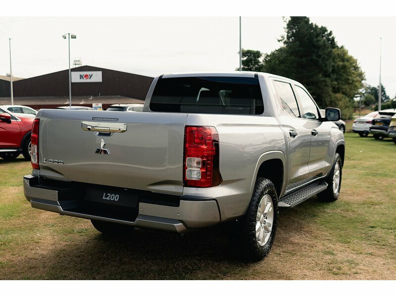 Mitsubishi L200 Titan Silver #5