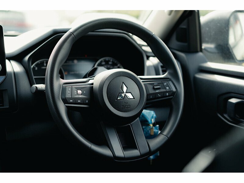 Mitsubishi L200 #30