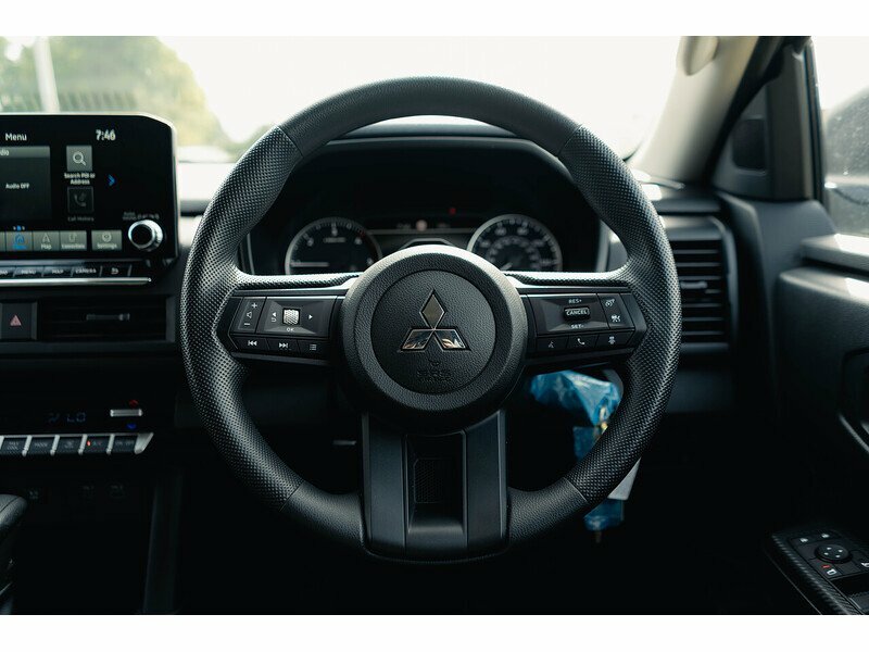 Mitsubishi L200 #29