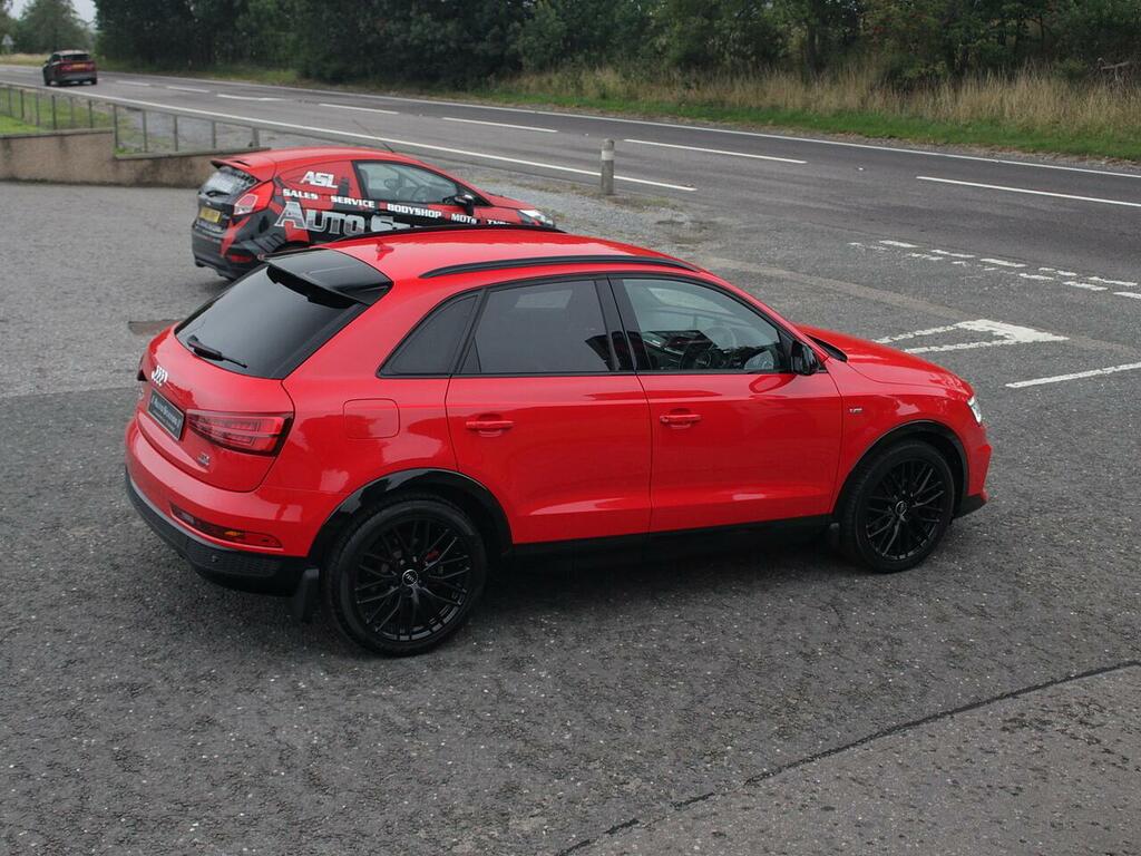 Audi Q3 Black Edition Red #5
