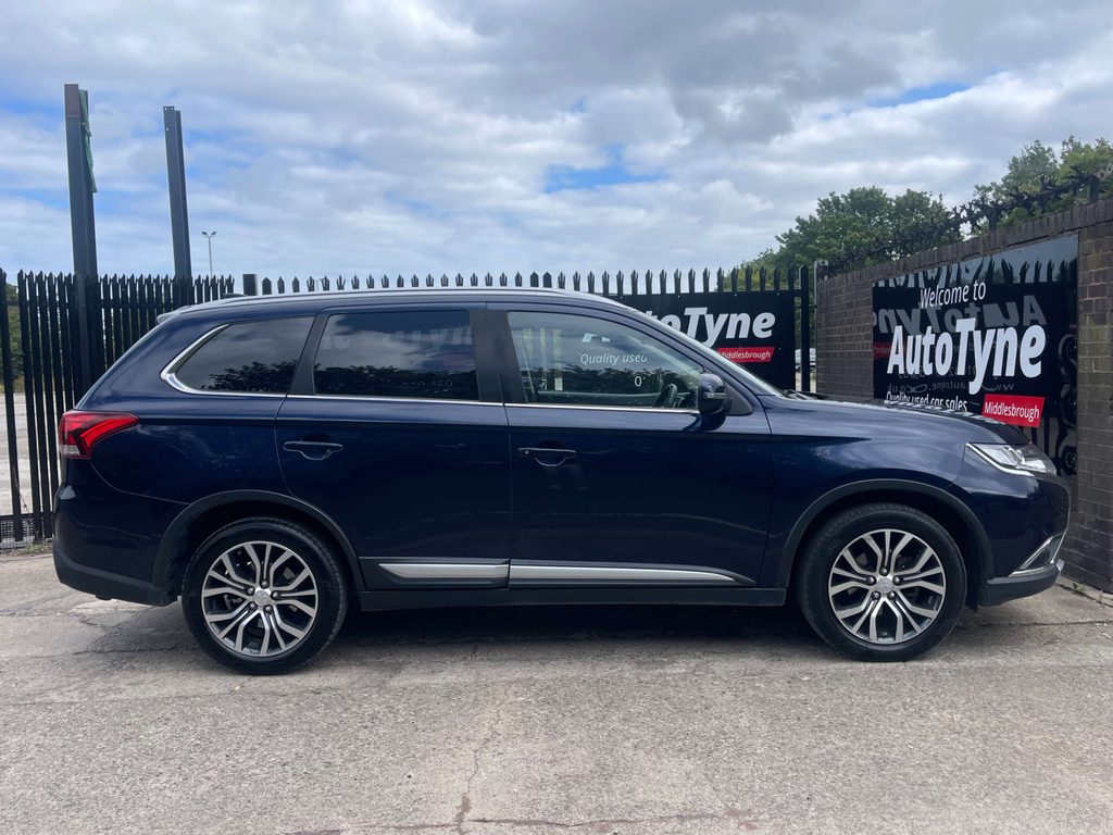 Mitsubishi Outlander Di-d 3 Suv 4Wd Euro 6 #6