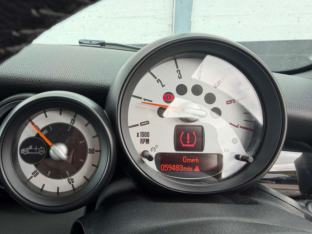 Mini Convertible 1.6 Cooper D 112 Bhp Silver #19