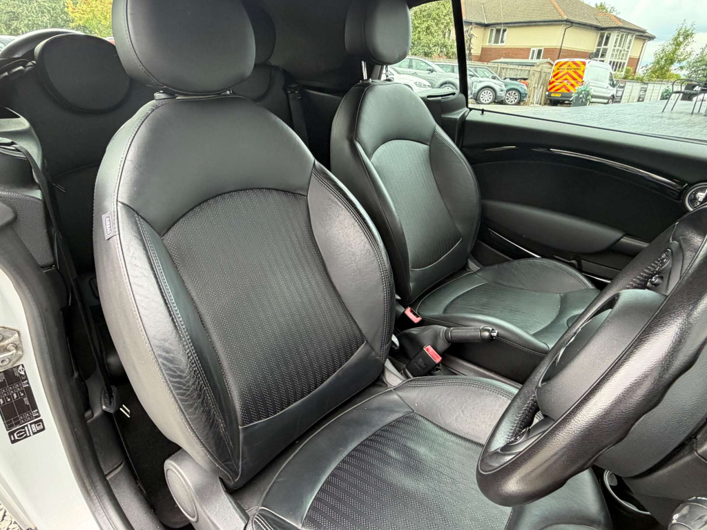Mini Convertible 1.6 Cooper D 112 Bhp Silver #14