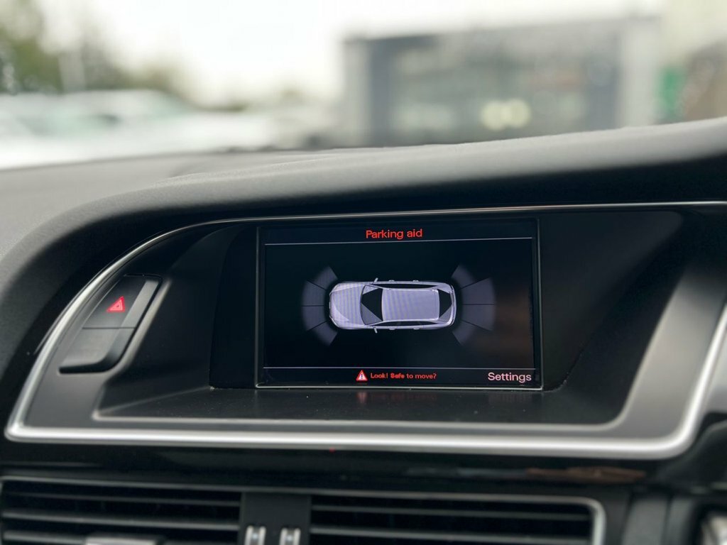 Audi A4 Avant 2L Black Edition White #4