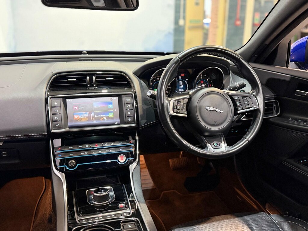 Jaguar XE 2.0D R-sport Awd Euro 6 Ss Blue #2