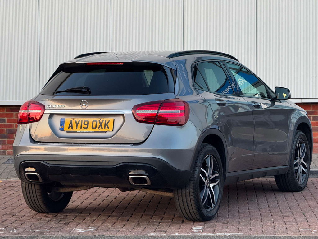 Mercedes-Benz GLA Class Urban Edition AY19OXK Grey #5