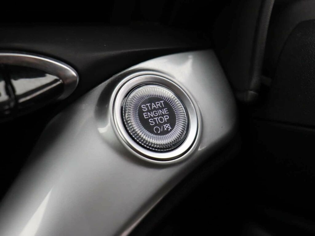 Fiat 500E Hatchback Black #26