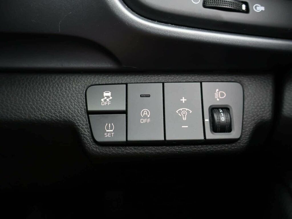 Kia Stonic 2 Red #21