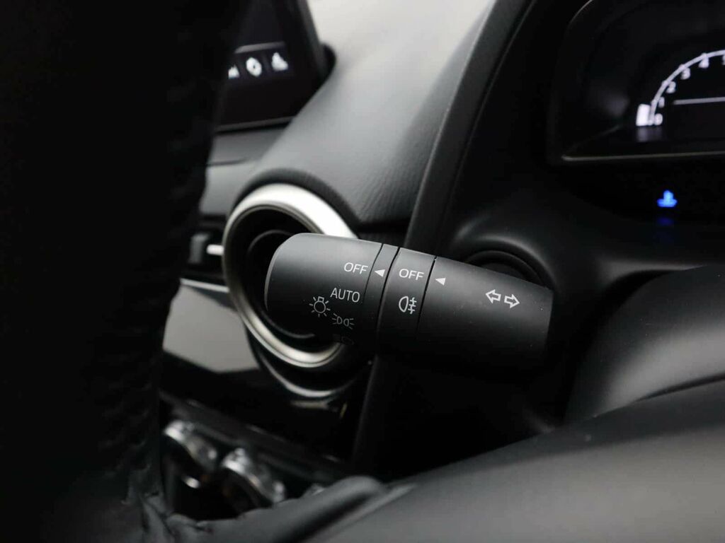 Mazda 2 Automatic White #5