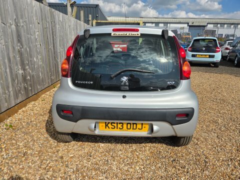Peugeot 107 Active Silver #4