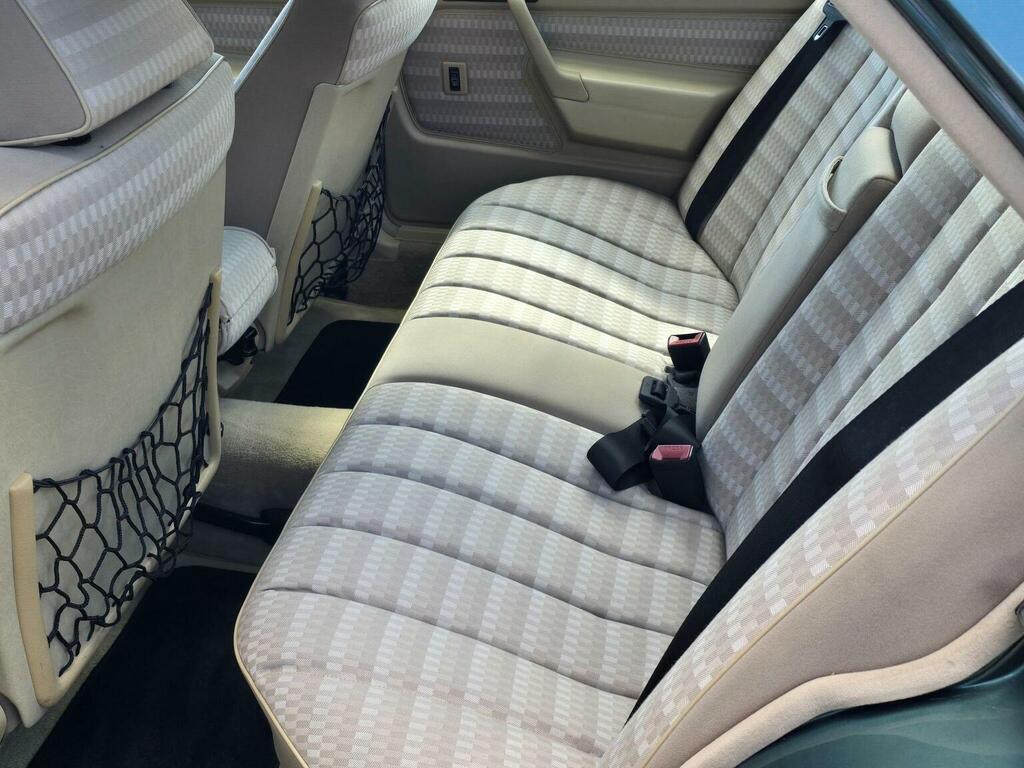 Mercedes-Benz 190 E White #26