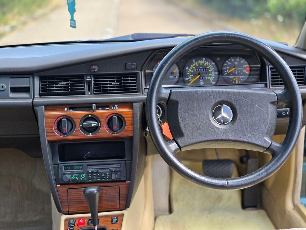 Mercedes-Benz 190 E White #36