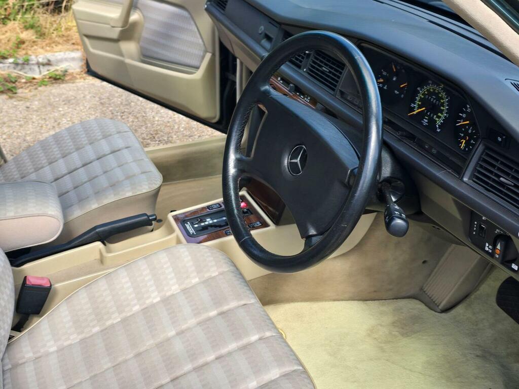 Mercedes-Benz 190 E White #38