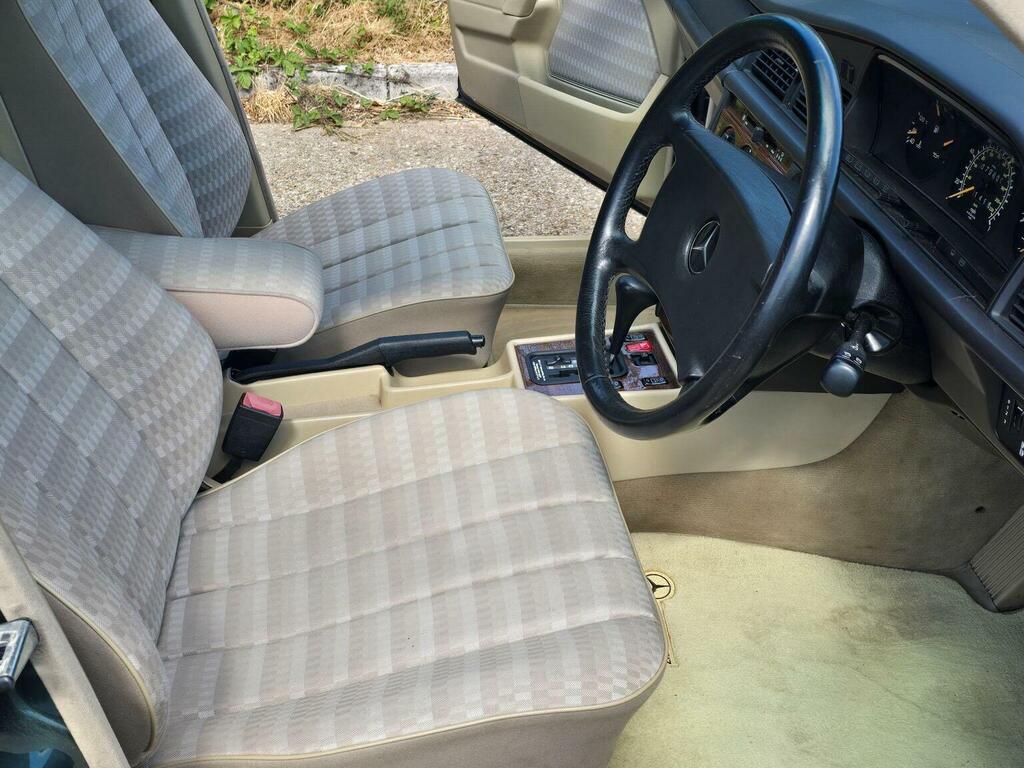 Mercedes-Benz 190 E White #24