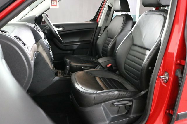 Skoda Yeti Hatchback #25
