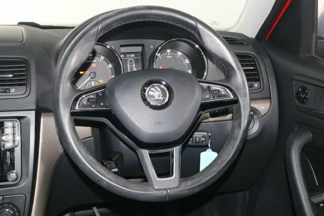 Skoda Yeti Hatchback #28