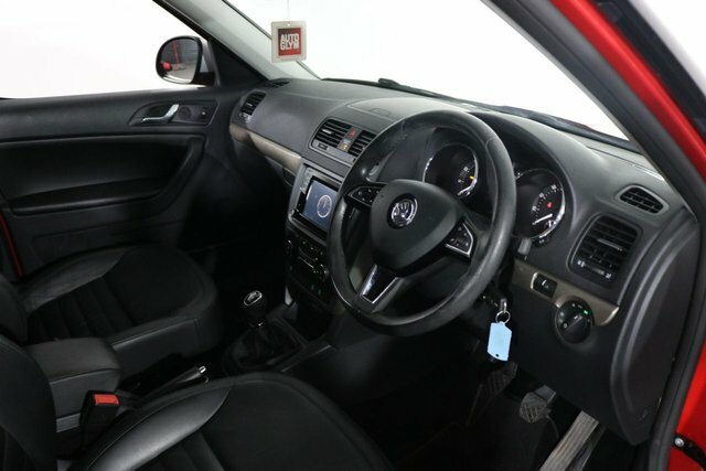 Skoda Yeti Hatchback #18