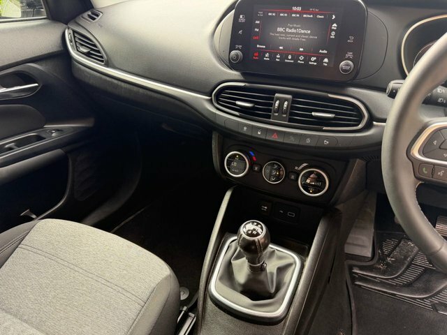 Fiat Tipo Hatchback White #16