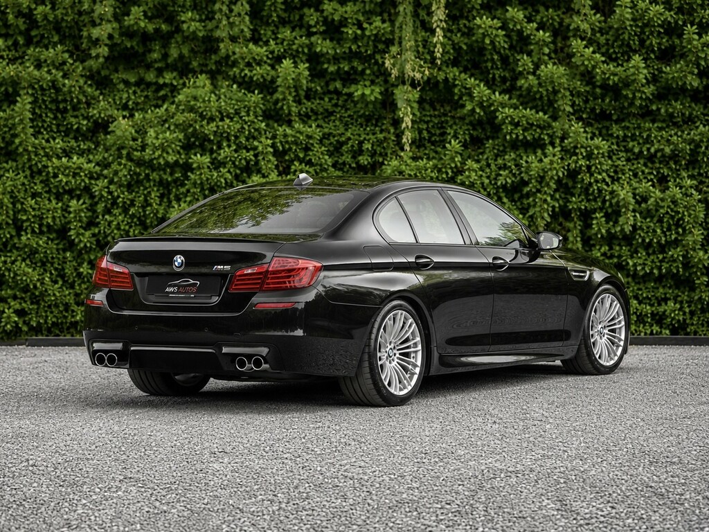 BMW M5 4.4 M5 Saloon Black #4