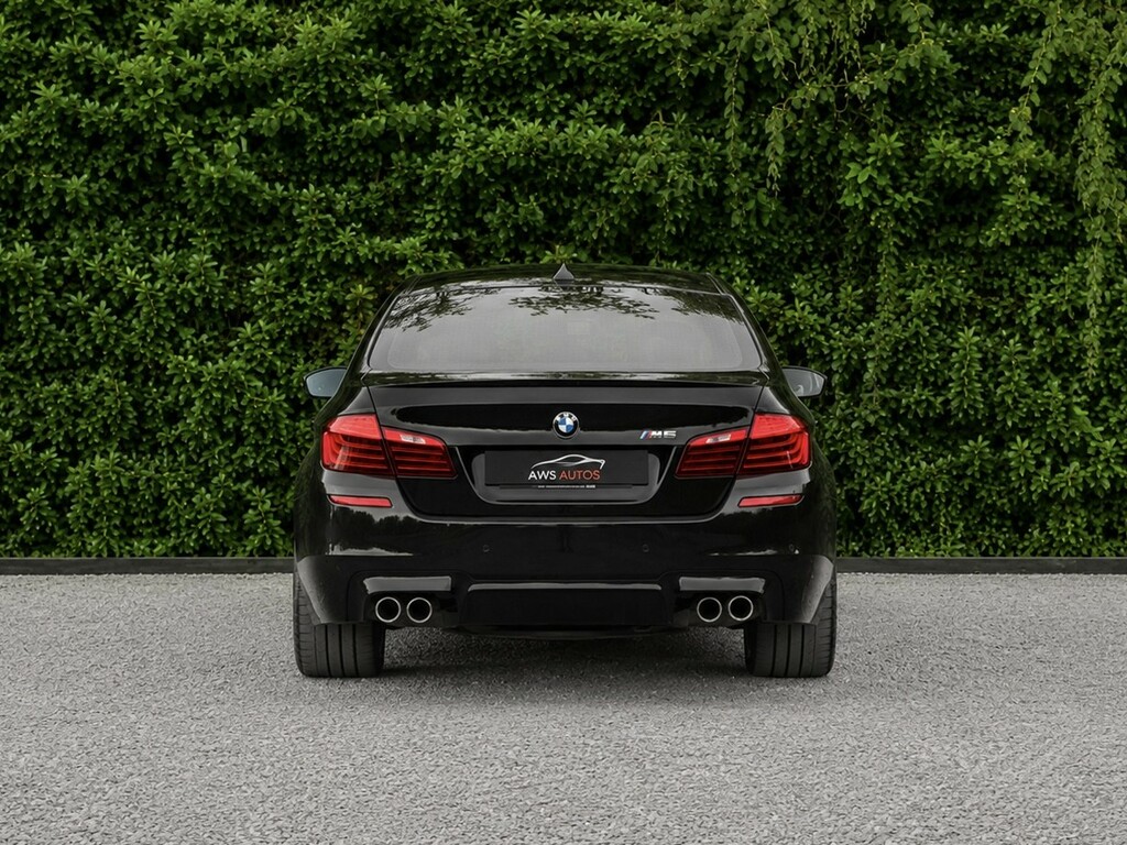 BMW M5 4.4 M5 Saloon Black #3