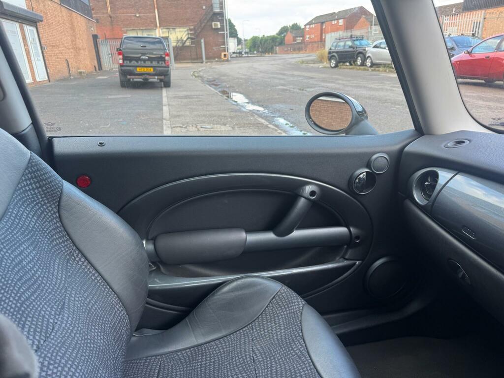 Mini Hatch 1.6 One Blue #27