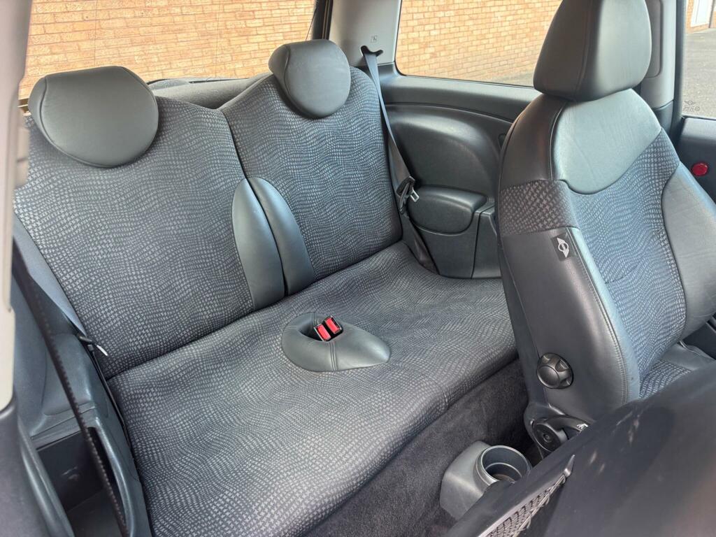 Mini Hatch 1.6 One Blue #20