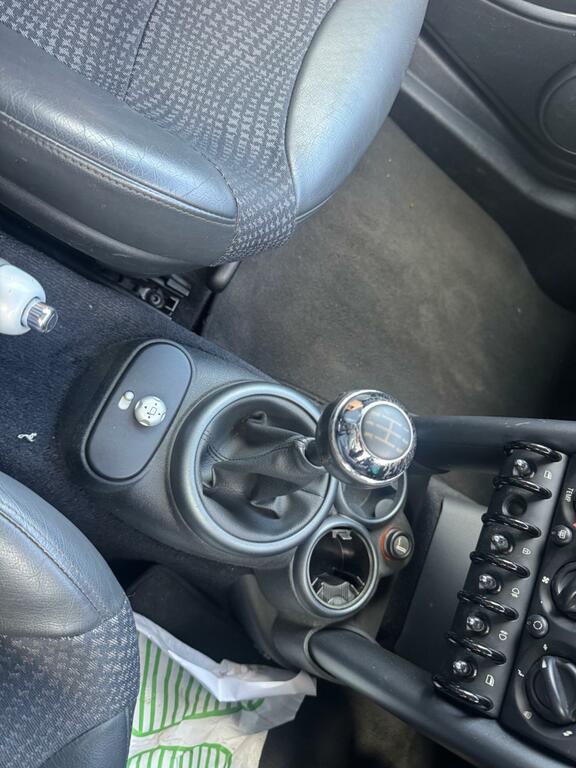 Mini Hatch 1.6 One Blue #28
