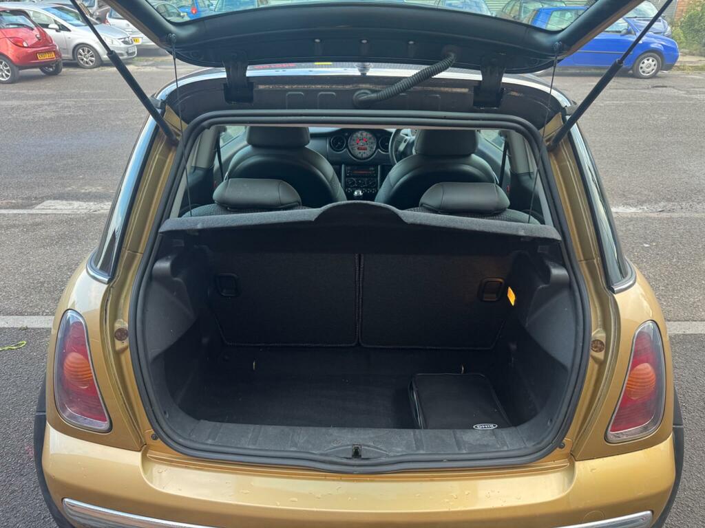 Mini Hatch 1.6 One Blue #24